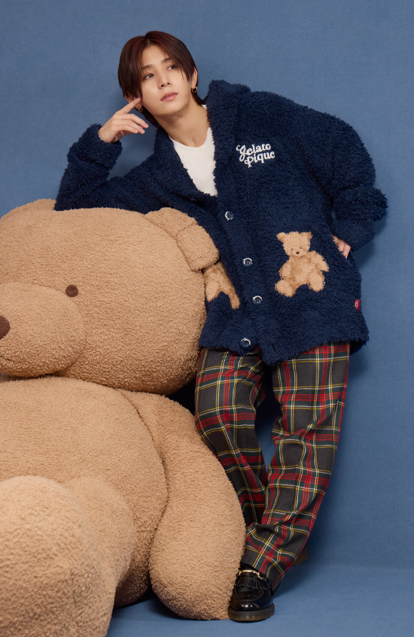 snow bear seriesを着用する山田涼介さん