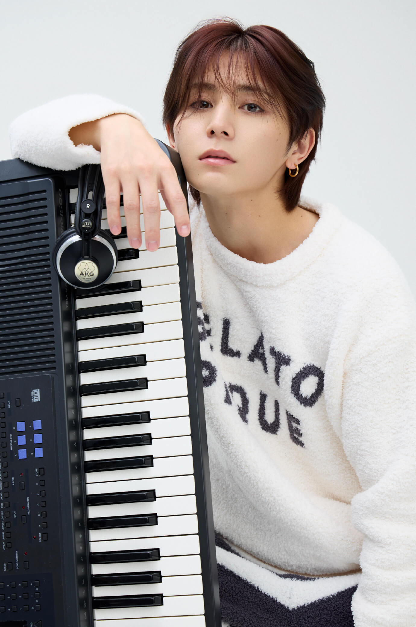 powder logo jacquard seriesを着用する山田涼介さん