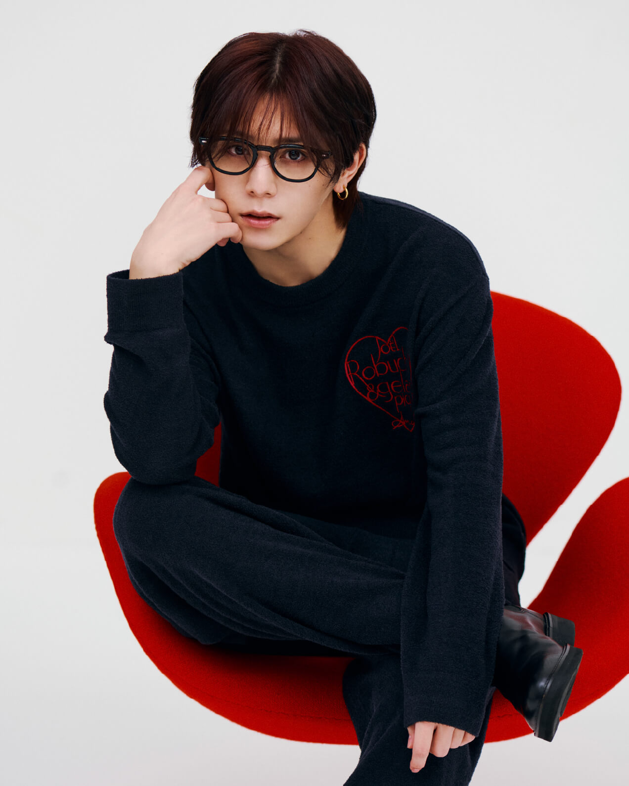 【JOEL ROBUCHON】【HOMME】スムーズィーシルクジャガードプルオーバー ブラック、【JOEL ROBUCHON】【HOMME】スムーズィーシルクジャガードロングパンツ ブラック、【JOEL ROBUCHON】【HOMME】スムーズィーシルクジャガードカーディガン ブラック 山田涼介 着用イメージ